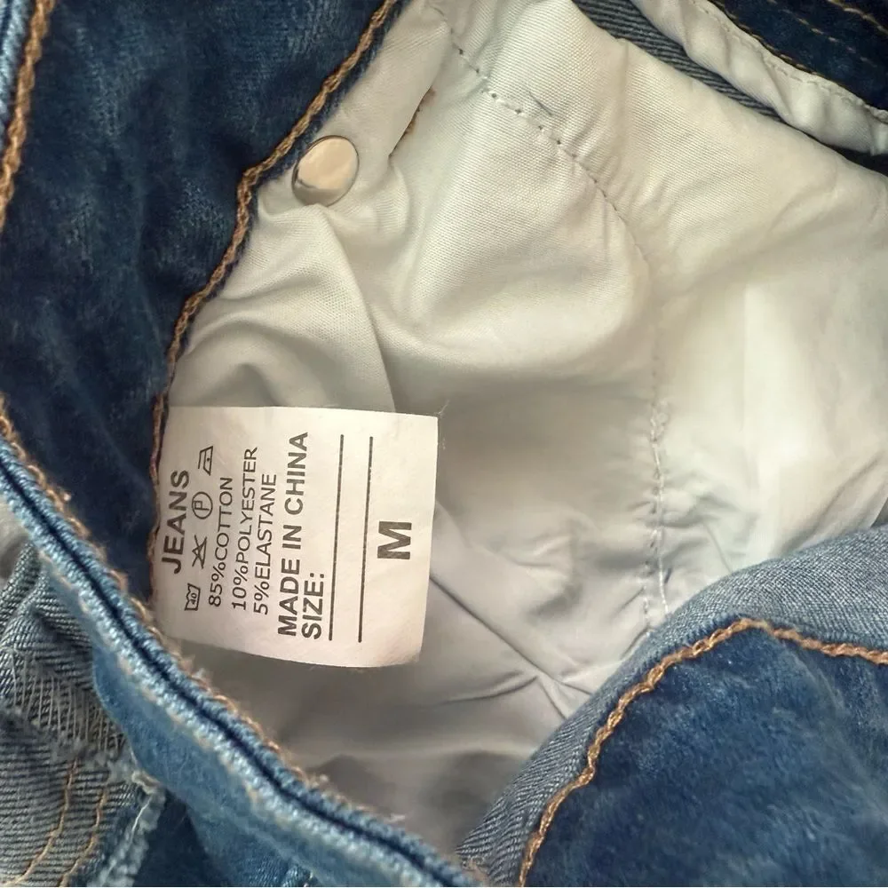 No Brand Mid rise dark wash cuffed jean shorts size Medium - Picture 3 of 7